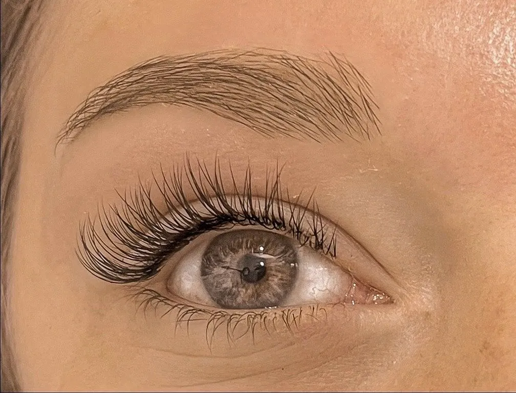 Épilation sourcils